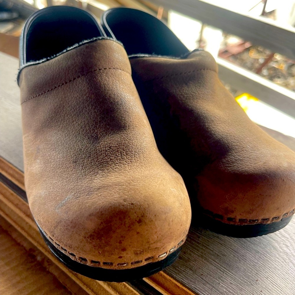 Women’s Brown Leather Clogs Size 38